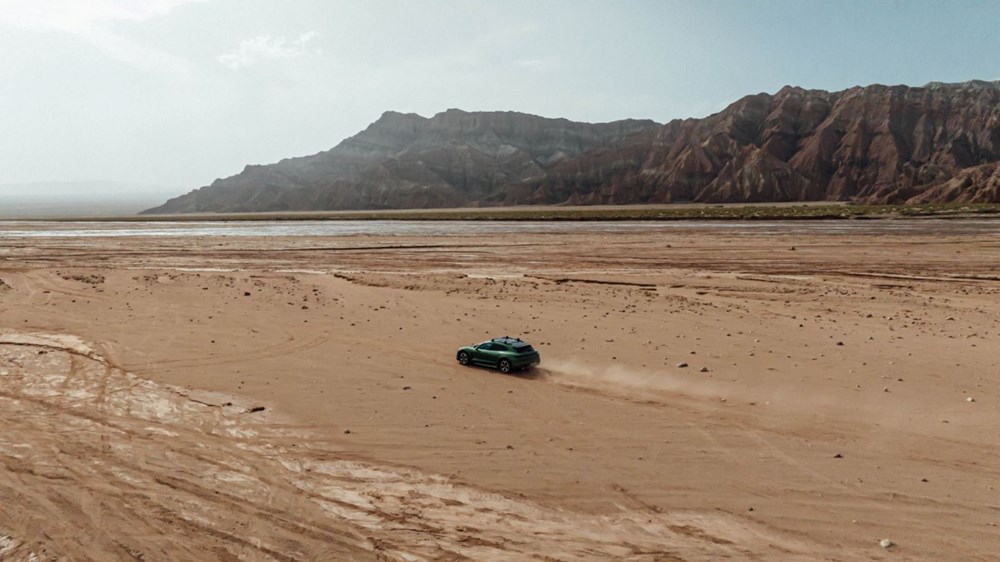 Elektrikli Porsche Taycan Cross Turismo'dan Guinness rekoru - 4