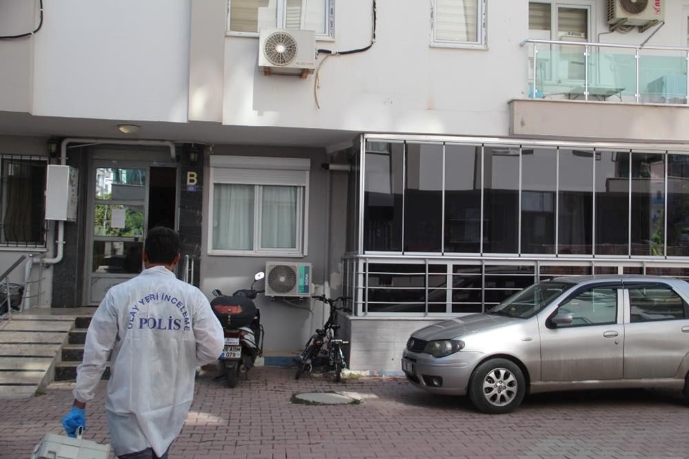 Antalya’da 9 aylık hamile kadın evinde ölü bulundu - 4