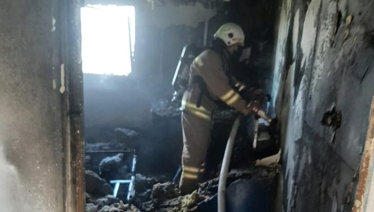Hatay’da prefabrik yangını Hatay’da prefabrik yangını
