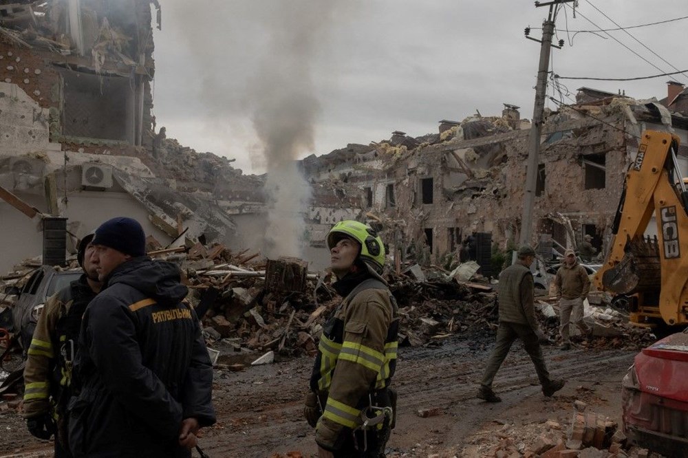 Kiev'e bombalar yağdı: 12 saatlik saldırı şehri harap etti - 1