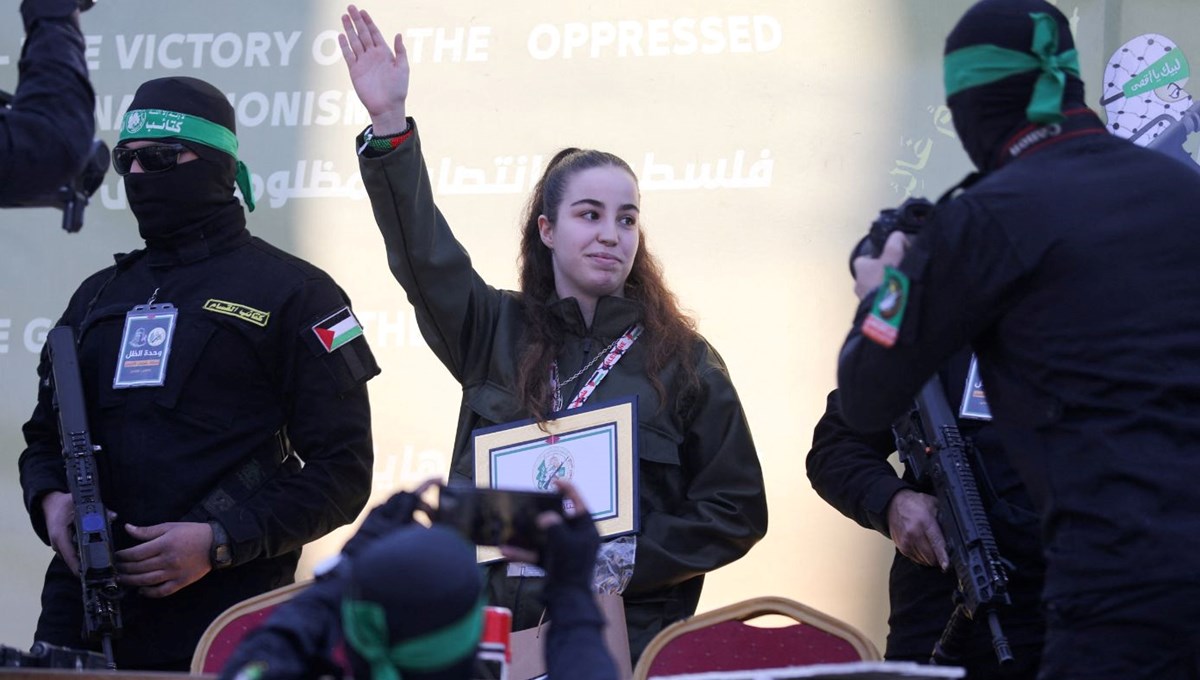 Gazze'de üçüncü rehine takası: Hamas, esirleri teslim etti
