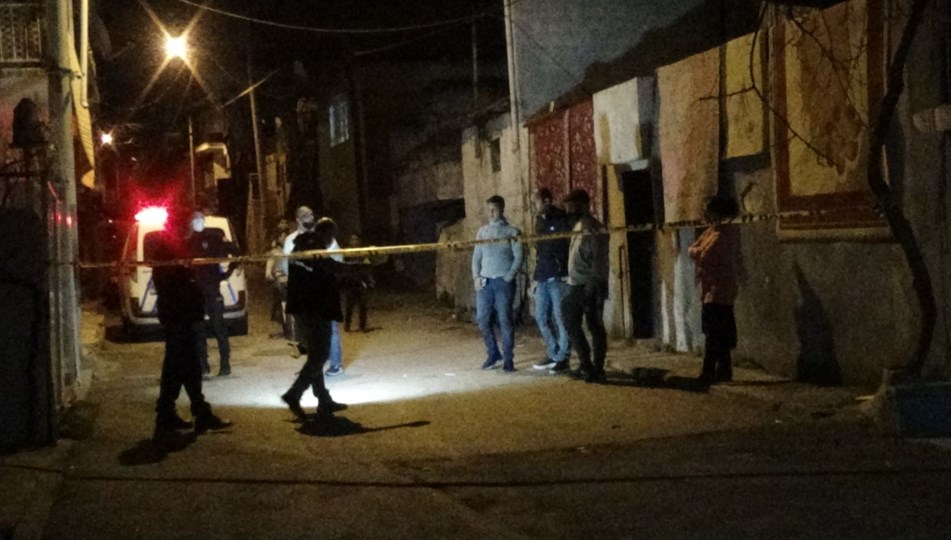 İzmir'de silahlı saldırganlar 2 çocuğu yaraladı