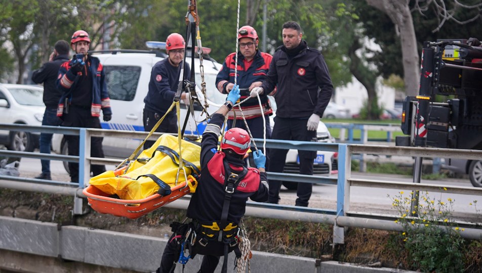 İzmir'de derede erkek cesedi