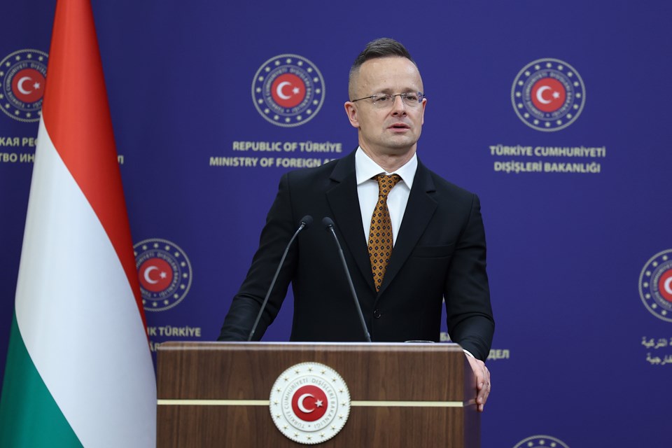 Bakan Fidan ile bir araya gelen Macaristan Dışişleri Bakanı'ndan vize serbestisi açıklaması - 2