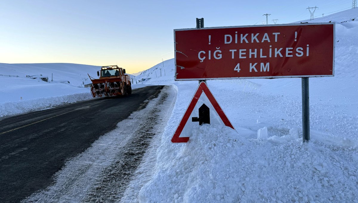 Kars ve Ardahan'da kar yağışı etkili oldu