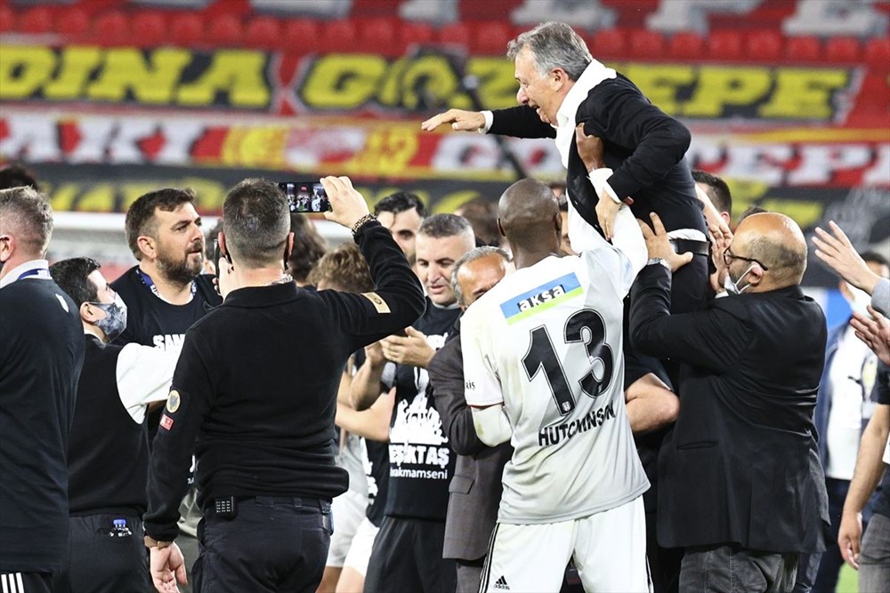 Beşiktaş şampiyonluğuna ulaştı (Beşiktaş'ın kaçıncı şampiyonluğu) - 8