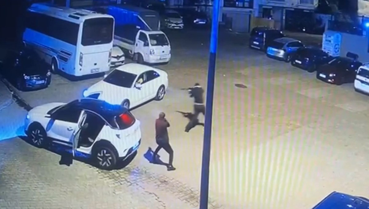 Kağıthane'de otomatik silahlarla saldırı Kağıthane'de otomatik silahlarla saldırı