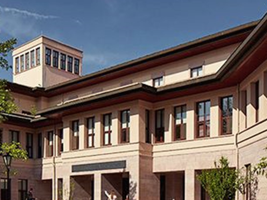 Koc Universitesi Isletme Enstitusu Dunyanin En Iyileri Arasinda Ik Magazin
