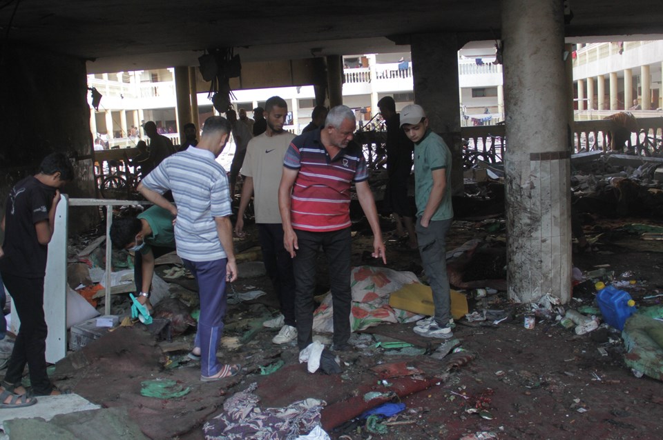 İsrail ordusu Gazze'de okulu vurdu: En az 100 Filistinli hayatını kaybetti - 2