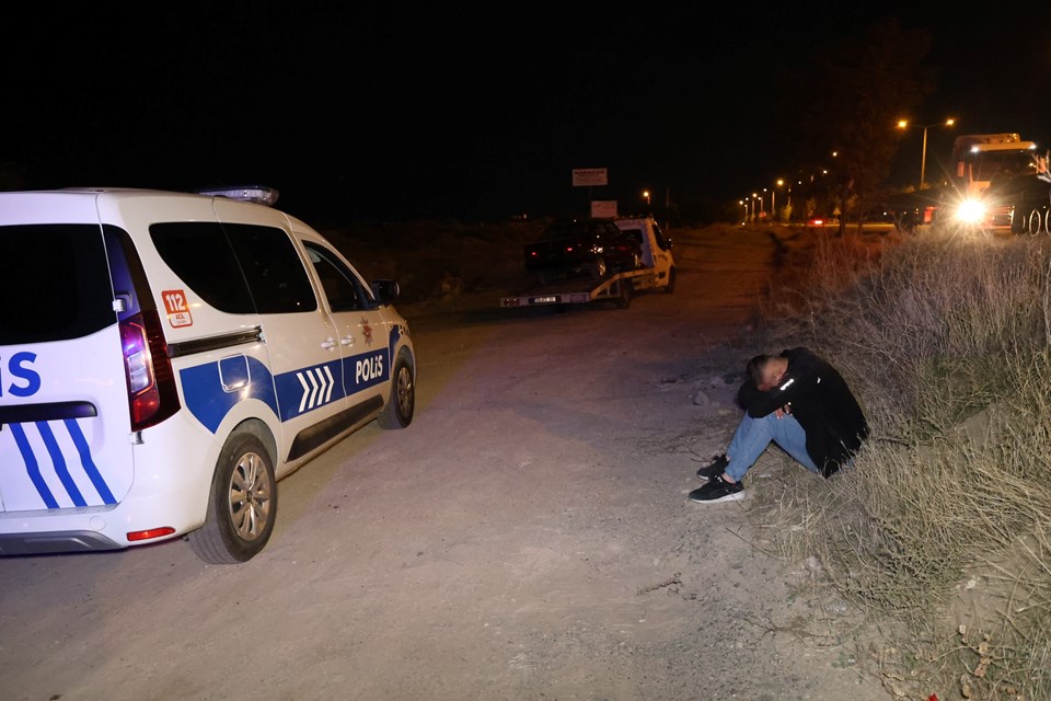 Alkollü sürücü hem aracı hem de arkadaşını bırakıp kaçtı - 1