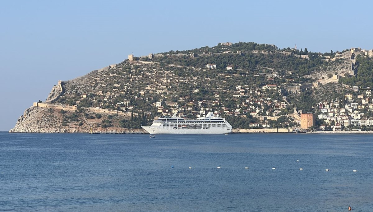 Kruvaziyer gemileri İsrail-Filistin çatışması nedeniyle rotalarını Türkiye'ye çevirdi Kruvaziyer gemileri İsrail-Filistin çatışması nedeniyle rotalarını Türkiye'ye çevirdi