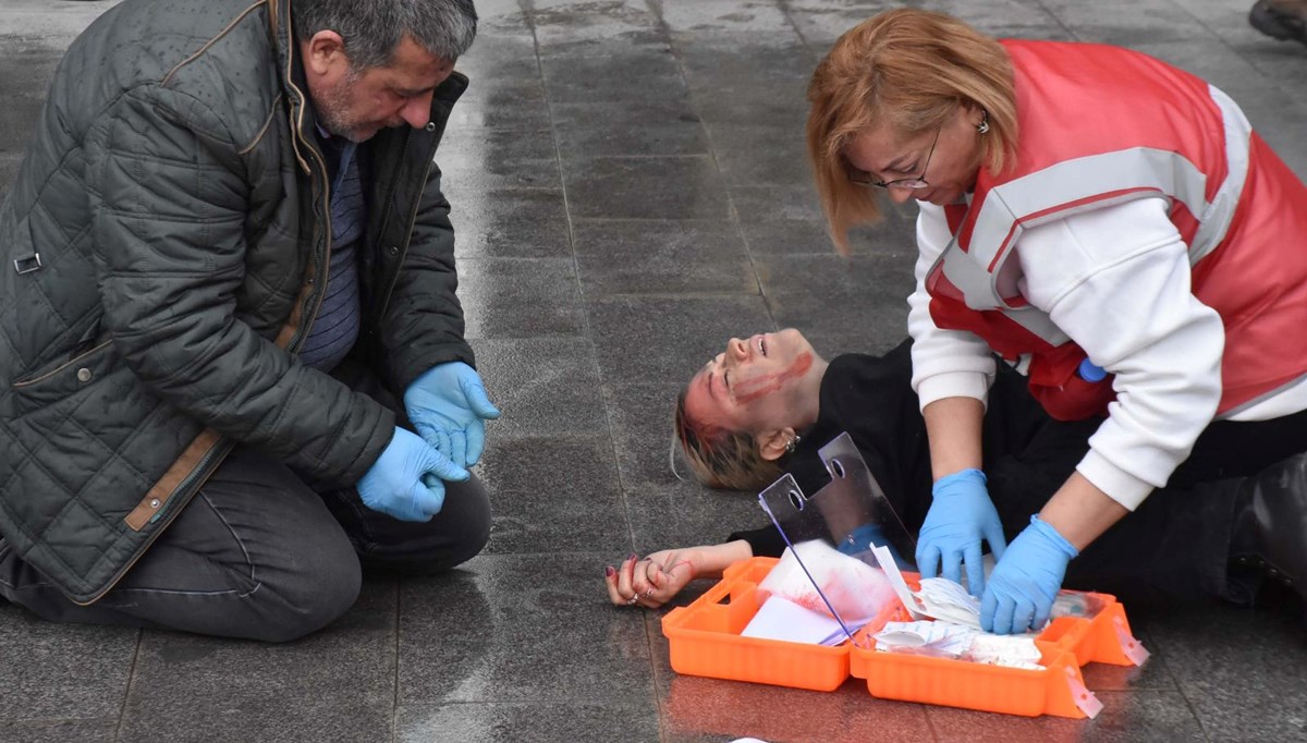 İzmir’de gerçeği aratmayan tatbikat İzmir’de gerçeği aratmayan tatbikat