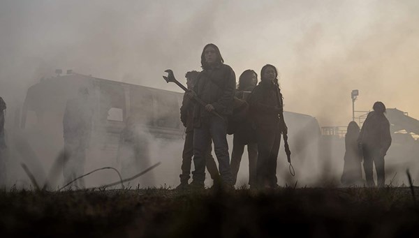 The Walking Dead: World Beyond’un yayın tarihi de ertelendi