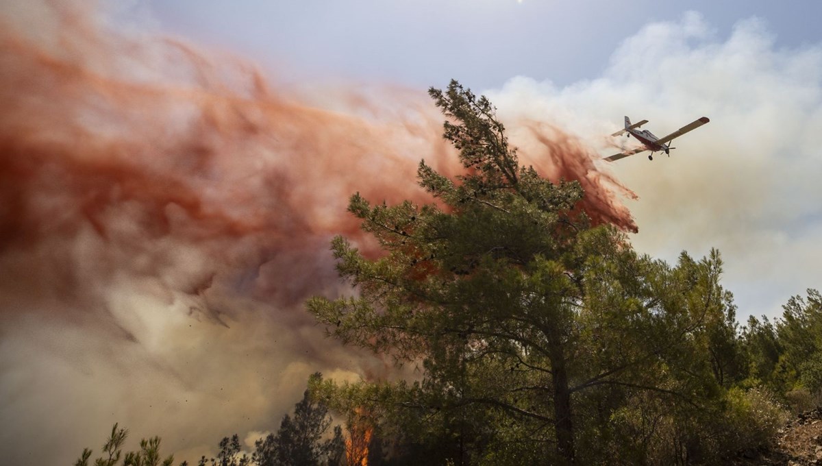 NTV ekibi yangın bölgesinde: Marmaris'teki orman yangını rüzgarla yayılıyor
