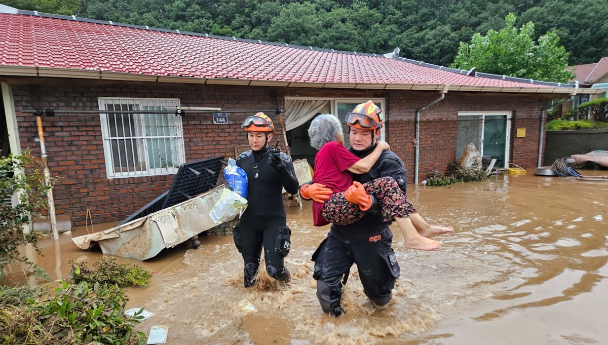 Güney Kore'de sel ve toprak kayması: 4 ölü, 1 kayıp
