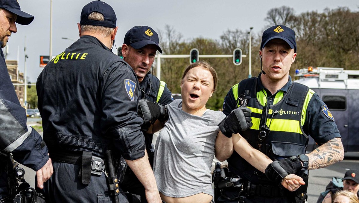 İklim aktivisti Greta Thunberg, Hollanda'da iki kez gözaltına alındı