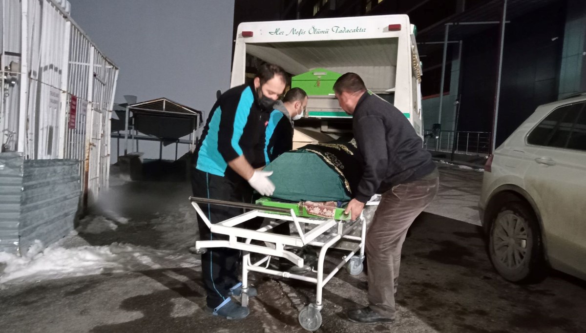 Sivas'ta sır ölümler: Babanın cesedi parçalanmış, oğlununki donmuş halde bulundu