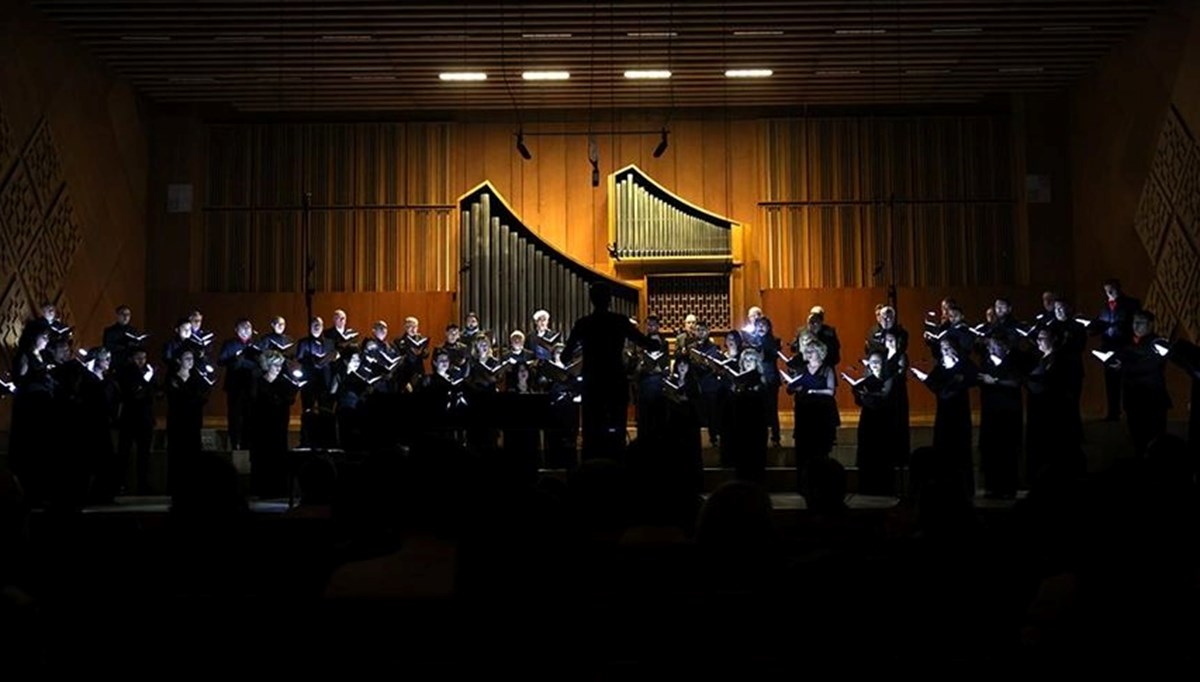 Devlet Çoksesli Korosu yeni sezonda farklı türde konserleri dinleyicilere sunacak Devlet Çoksesli Korosu yeni sezonda farklı türde konserleri dinleyicilere sunacak
