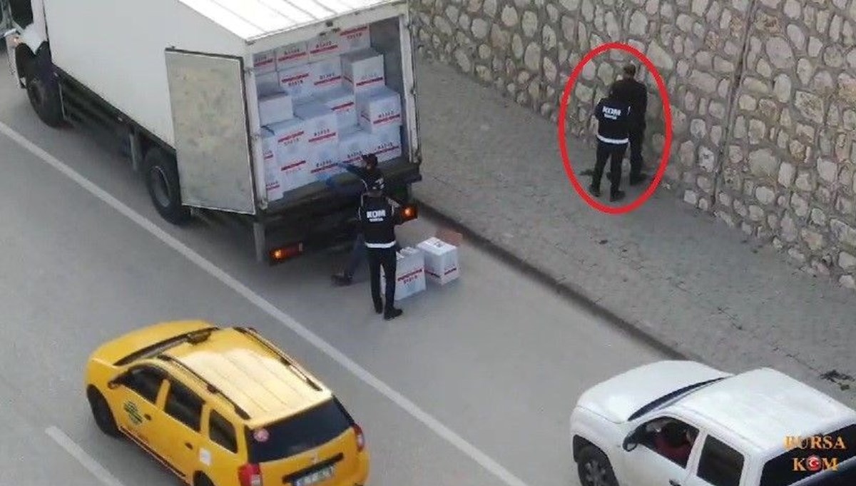 Bursa’da kaçakçılık operasyonu: Milyonlarca makaron ele geçildi Bursa’da kaçakçılık operasyonu: Milyonlarca makaron ele geçildi