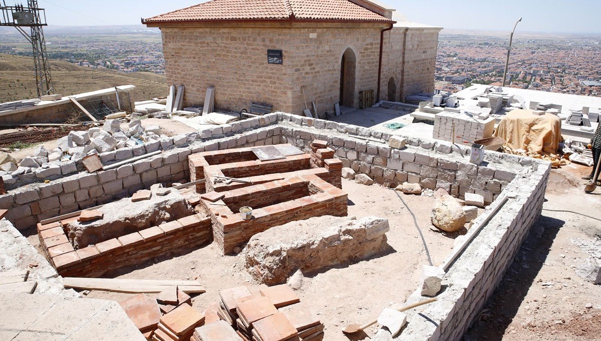 Selçuklu dönemine ait mezarlar bulundu