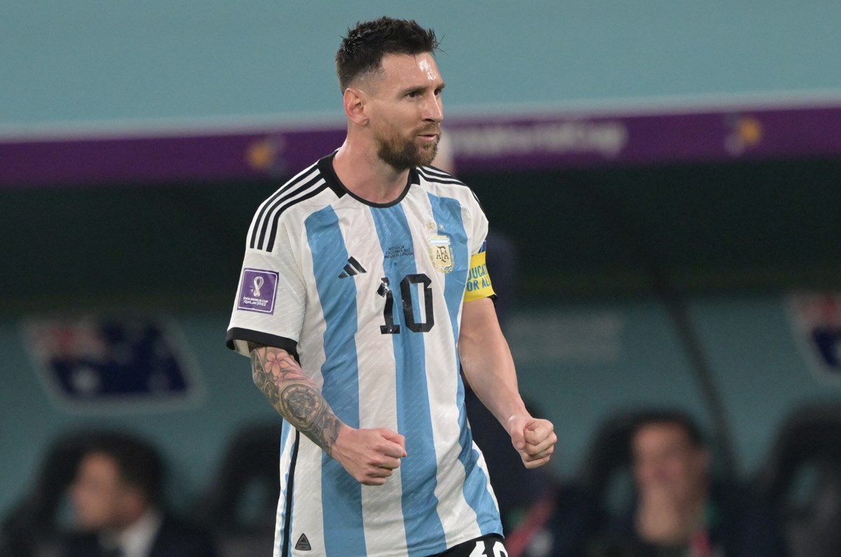 Messi, kaydettiği golle Dünya Kupası tarihinde 9 gole ulaşıp Diego Maradona