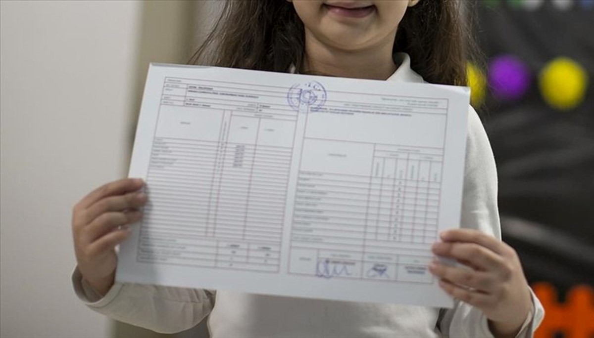 Karneler ne zaman alınacak? Sömestr tatili (15 tatil) ne zaman başlıyor? (2025 okullarda 1. dönem kapanış tarihi) Karneler ne zaman alınacak? Sömestr tatili (15 tatil) ne zaman başlıyor? (2025 okullarda 1. dönem kapanış tarihi)