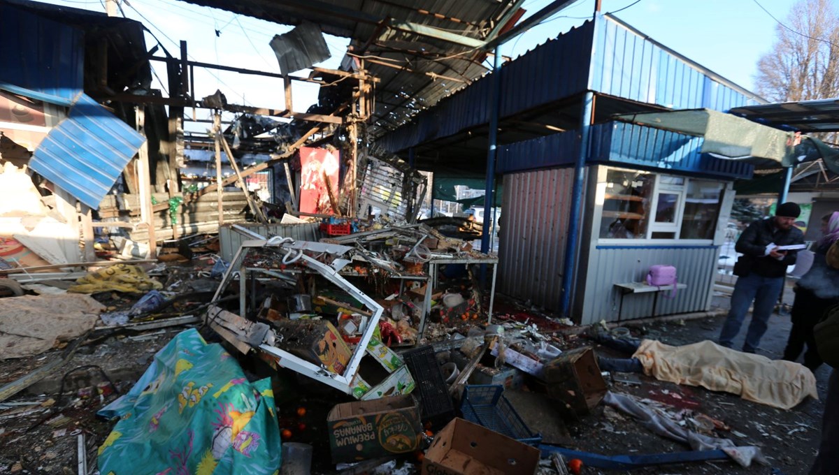 Donetsk'te pazarda patlama: 27 kişi öldü