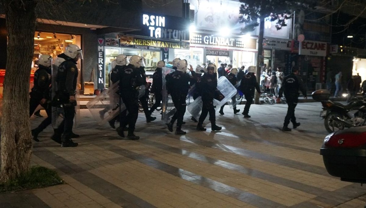 6 ilde izinsiz yürüyüş yapmak isteyenlere polis müdahale etti 6 ilde izinsiz yürüyüş yapmak isteyenlere polis müdahale etti