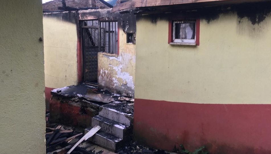 Jel ile soba yakmak isterken, evini de kendisini de yaktı