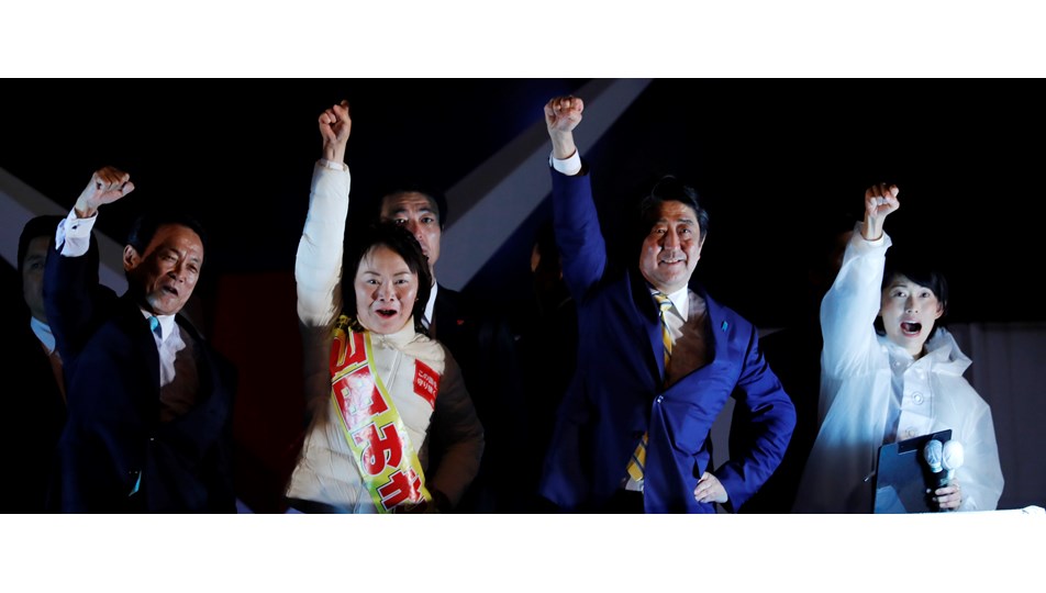 Japonya'da genel seçimin galibi Başbakan Abe