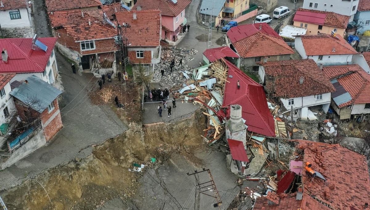 Heyelan köyü ikiye bölmüştü: Günebakan Köyü'nde afet evleri yapılacak