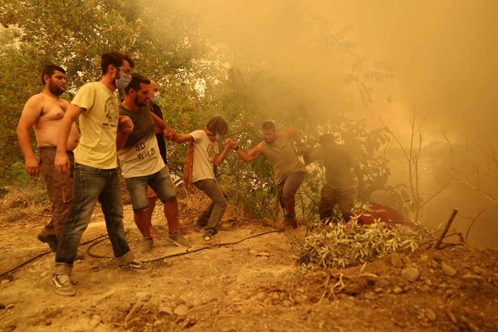 Yunanistan'da orman yangınlarıyla mücadele: Evia adasında onlarca ev ve iş yeri kül oldu - 15