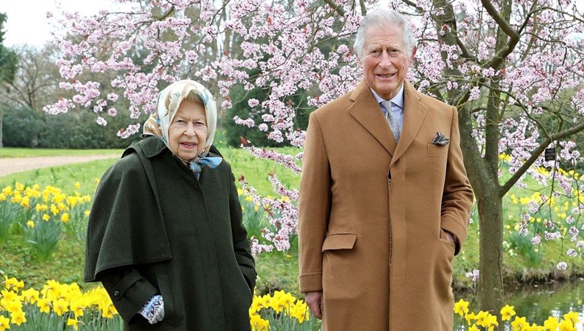 Kraliçe Elizabeth kraliyet tarihinde ilk kez Buckingham Sarayı'nda piknik izni verdi
