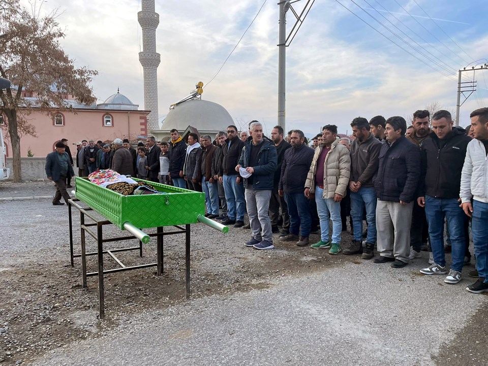 Denizli'de vahşi cinayet: Karısını boş araziye götürüp başını kesti - 3