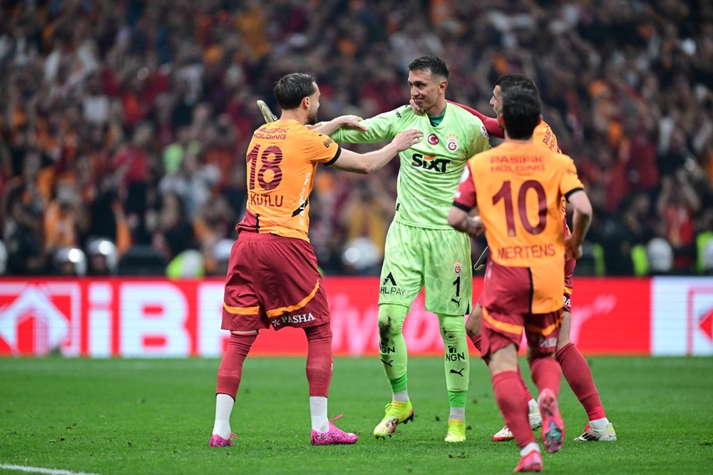 Muslera'nın gideceği takımı açıklayıp, Galatasaray'ın yeni kalecisini duyurdu: 