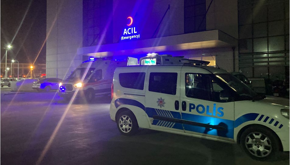 Burdur’da çıkan bıçaklı kavgada 1’i ağır 2 kişi yaralandı