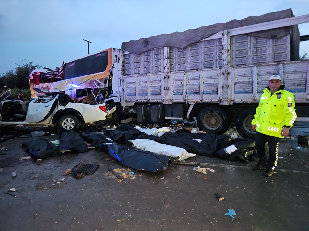 Mersin'de zincirleme trafik kazası: 10 ölü, 40 yaralı - 2