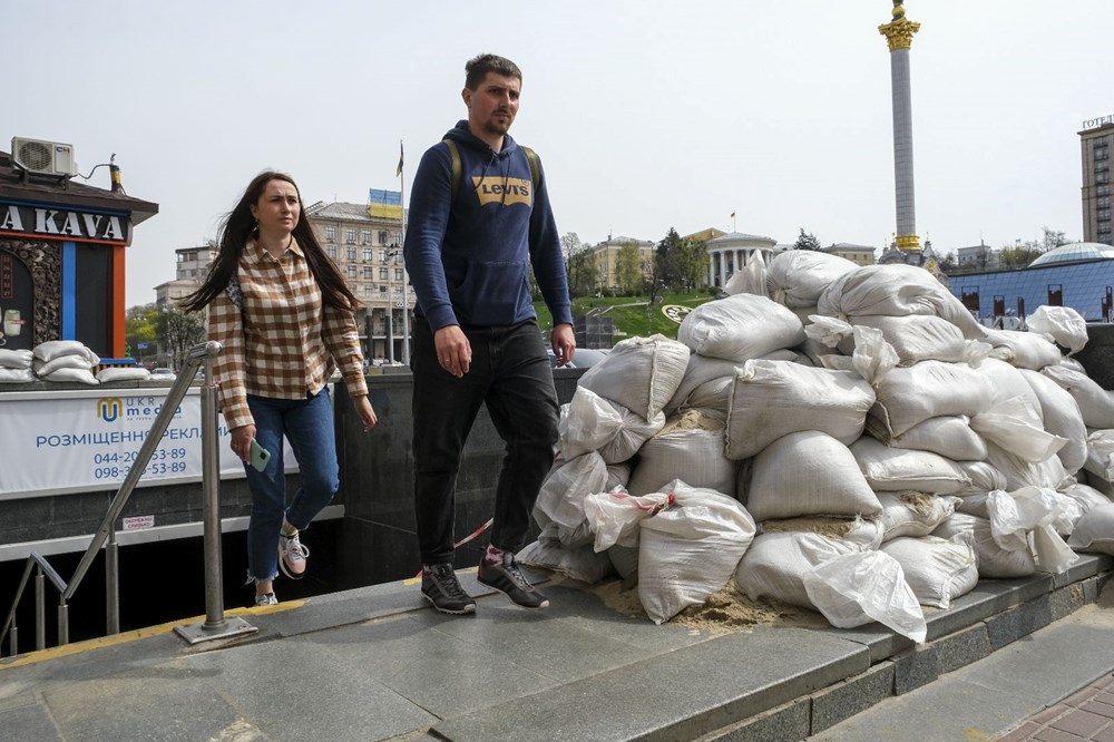 Savaşın gölgesindeki Ukrayna'nın başkenti Kiev'in caddeleri canlanmaya başladı - 6