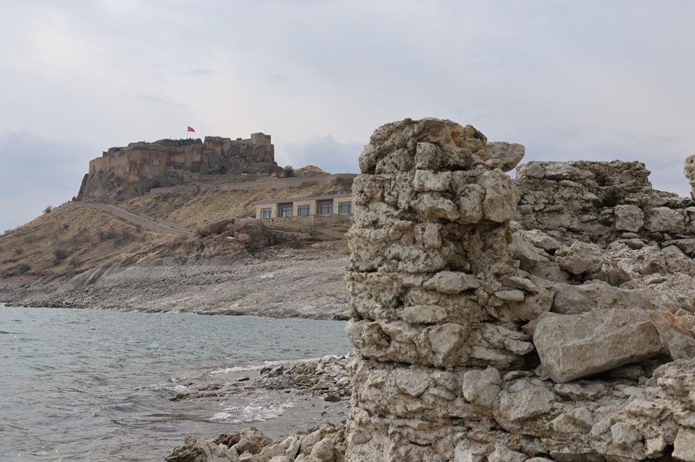 Pertek Kalesindeki sular çekildi: Askeri nizamiye gün yüzüne çıktı 80 wY6z4mY4dU 4oTomb85g1Q