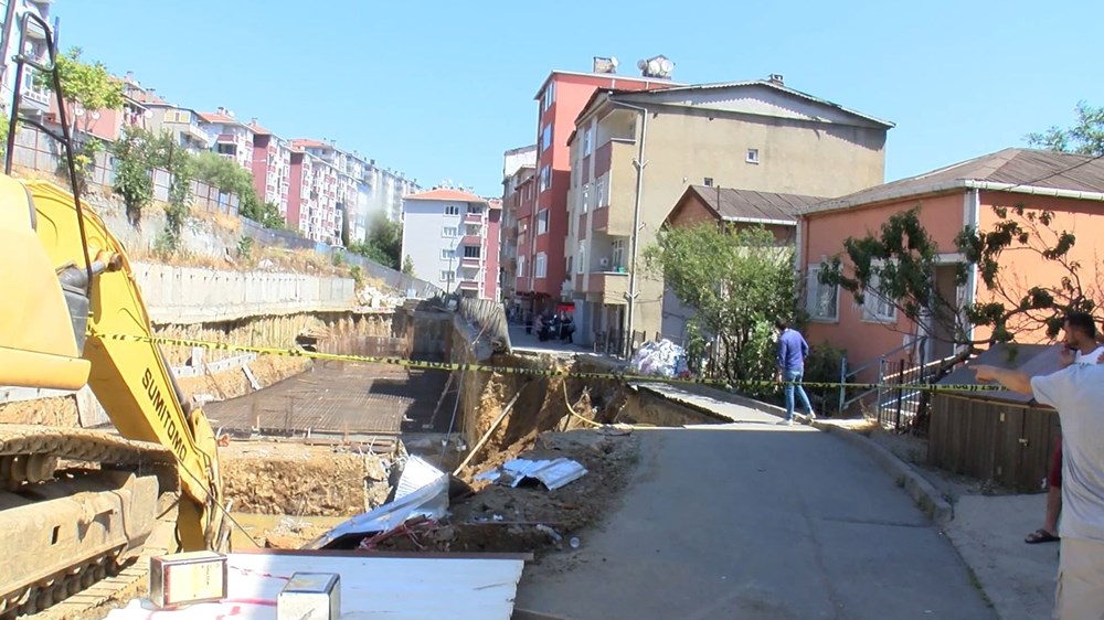 Sarıyer'de yol çöktü - 17