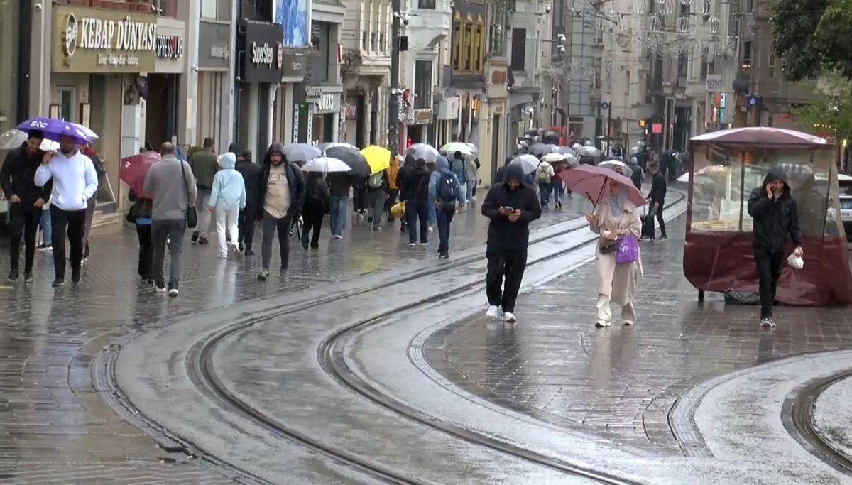 İstanbul'da sağanak etkili oluyor