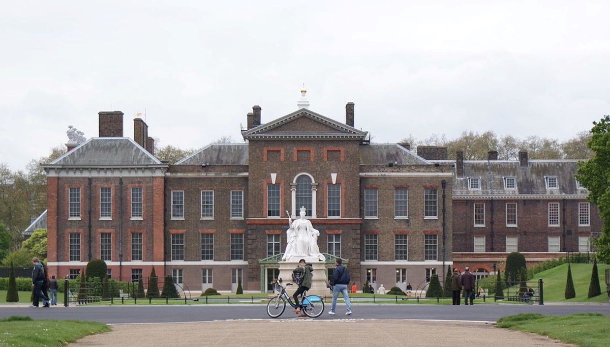 İngiltere'de Kensington Sarayı yakınlarında patlama sesleri