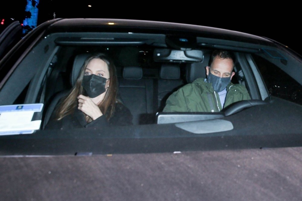 Angelina Jolie ile eski eşi Jonny Lee Miller yemekte görüntülendi - 2