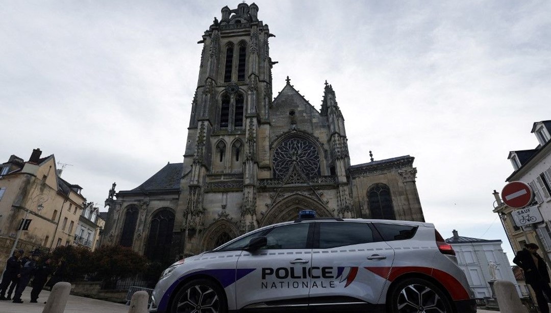 Kiliselerde terör önlemi: Fransa, Paskalya için 13 bin 500 polis görevlendirdi