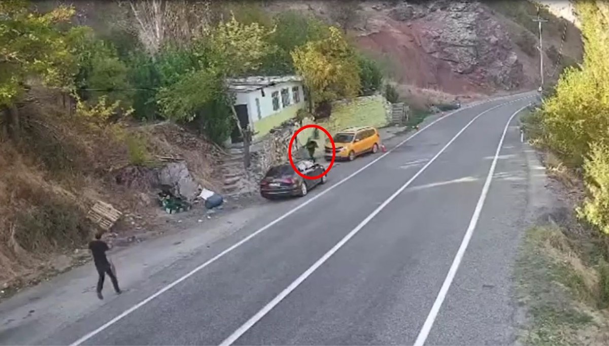 Dağdan kopan kaya parçasından son anda kurtuldu Dağdan kopan kaya parçasından son anda kurtuldu