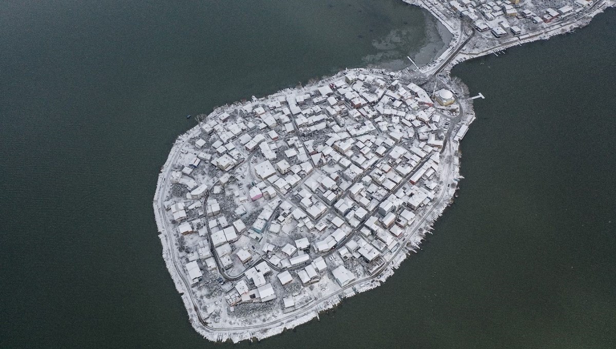 Gölyazı beyaza büründü