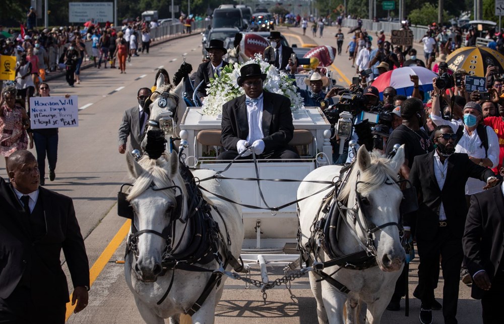 ABD'de polis şiddetiyle öldürülen George Floyd toprağa verildi - 2