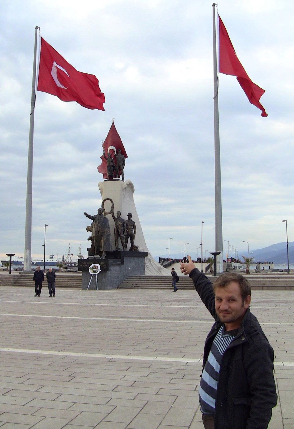 Hatay'da yıldızsız Türk Bayrağı tepki çekti - 1