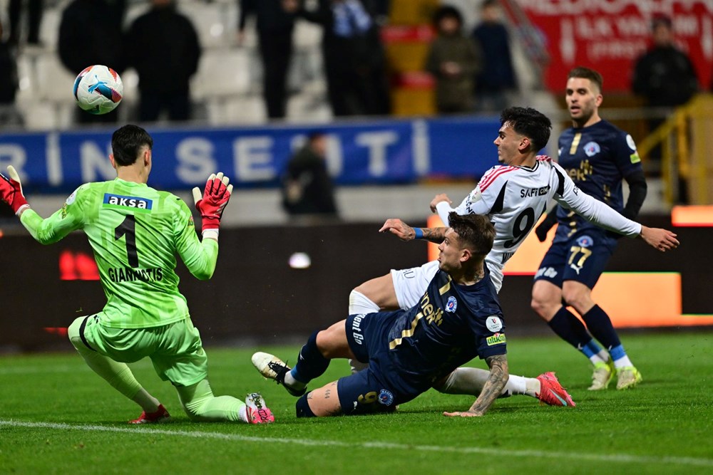 Beşiktaş 7 eksikle Başakşehir karşısında: Birinci 11'ler aşikâr oldu 72 weWSpsTccUGzc0Ag1i4aAA