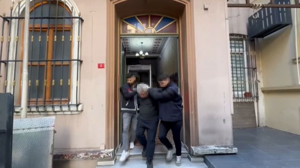 Beyoğlu'nda evlat dehşeti: Yaşlı annesini döverek öldürdü